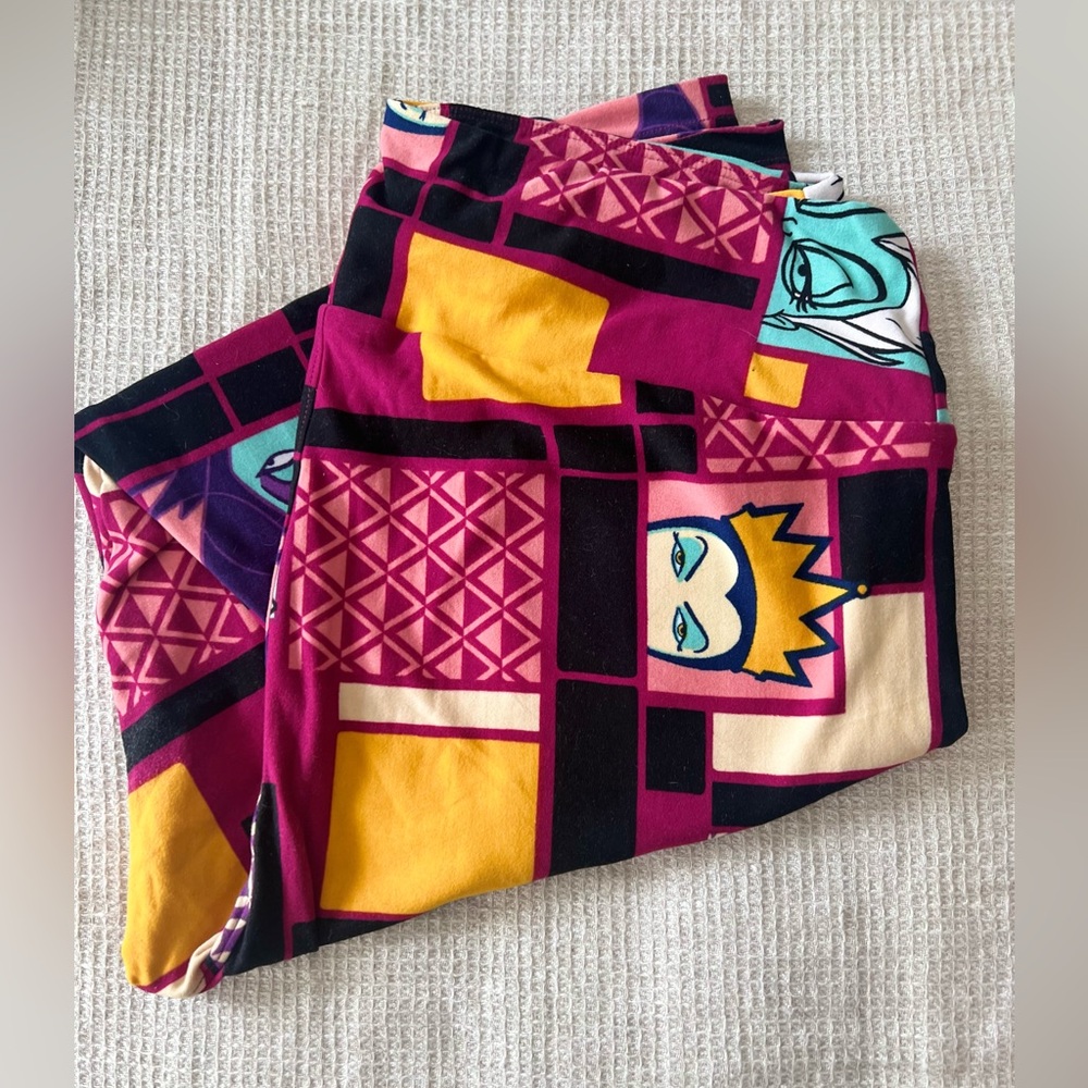 LuLaRoe Disney Leggings Villain Print - tall/curvy